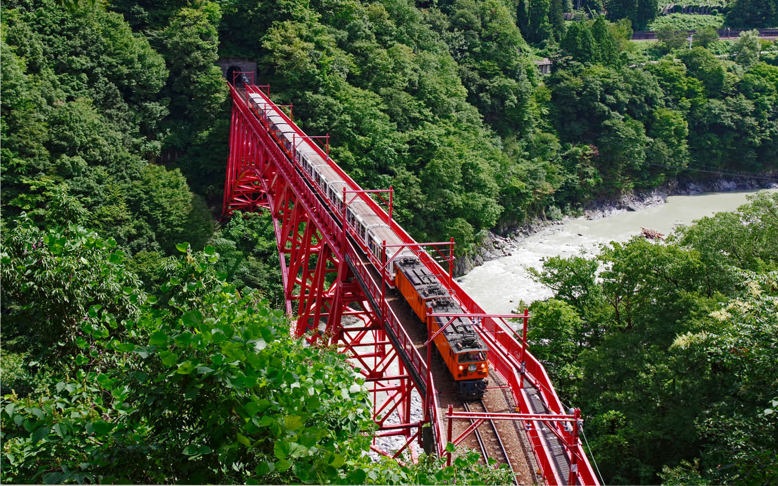 Kurobe Gorge Railway